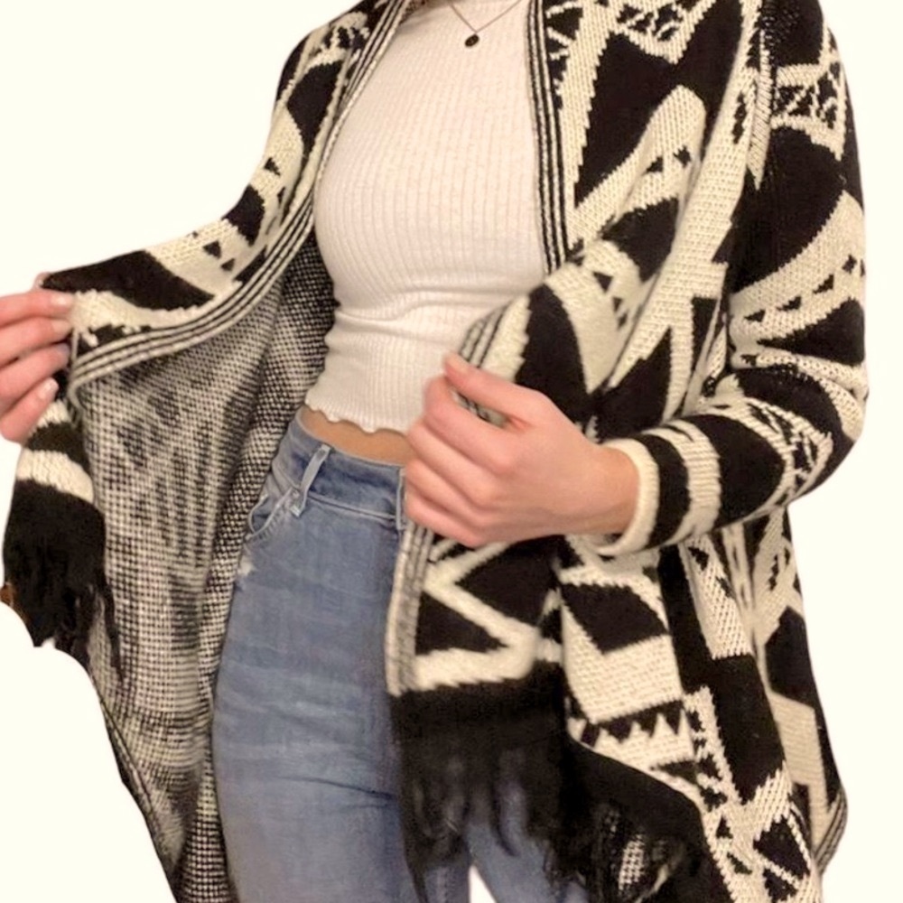 Joe & Elle fringe sweater navy creame fringe boho holiday fall winter knit print